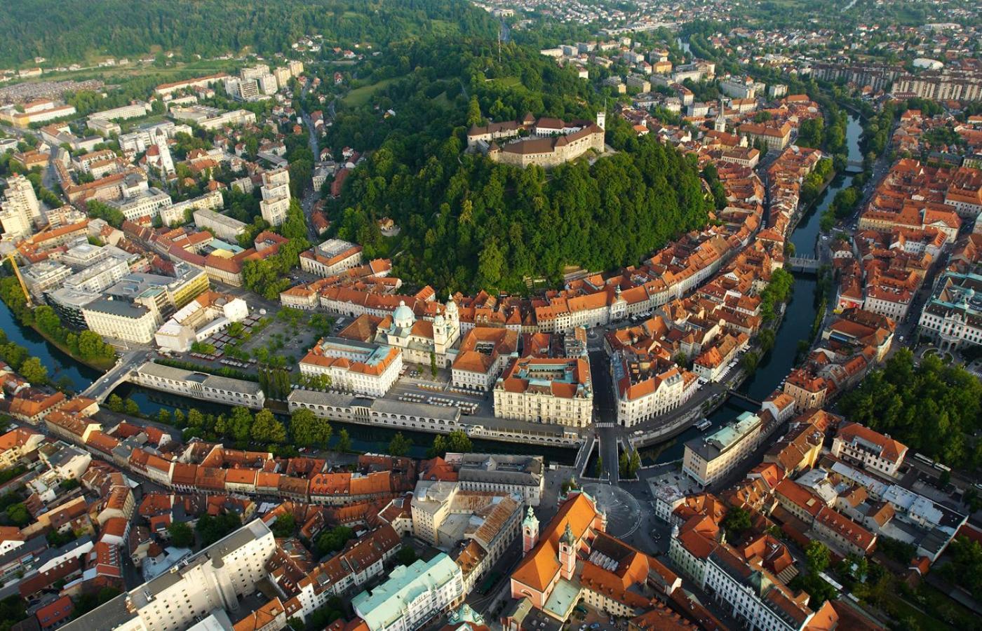 Little Plaza City Centre Любляна Екстериор снимка